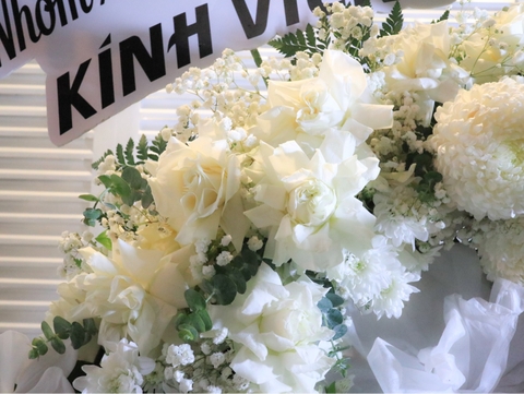 Kệ Hoa Chia Buồn 072