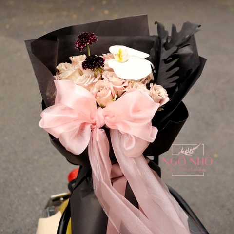 Bó hồng Menta mix nơ hồng