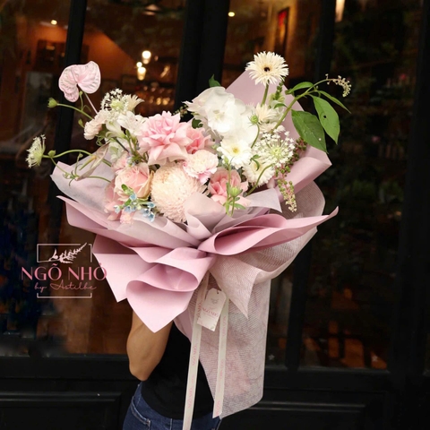 Bó hoa tông hồng: cúc mẫu đơn mix lan hồ điệp