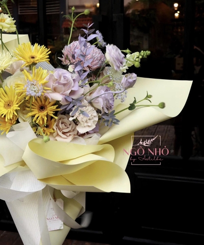 Bó hoa tông vàng tím