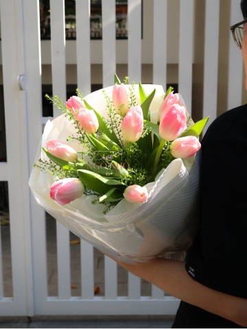 Bó Hoa Tulip Hồng dáng tròn