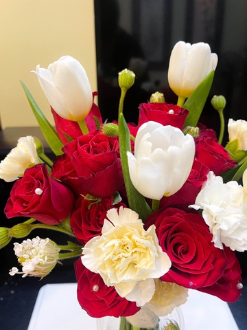 Hoa Cưới Tulip Phối Hồng Đỏ 260