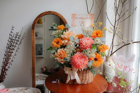 Giỏ Hoa Cúc Mẫu Đơn & Hồng Ecuador Tone Cam 029