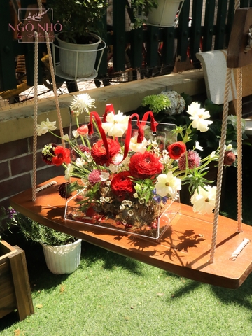 Giỏ Hoa Mica Tone Đỏ 014