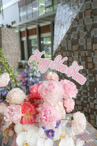 Hộp Hoa Mẫu Đơn Thiết Kế 469 - Peony & Delphinium