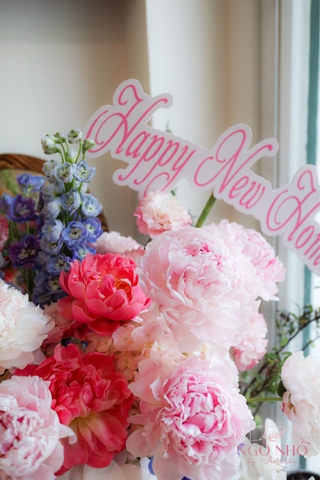 Hộp Hoa Mẫu Đơn Thiết Kế 469 - Peony & Delphinium