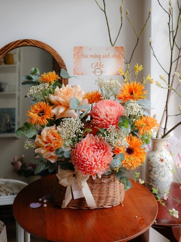 Giỏ Hoa Cúc Mẫu Đơn & Hồng Ecuador Tone Cam 029