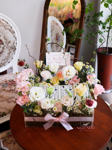 Khay Bánh Ngọt & Hoa Tươi (The 350F) | Quà Tặng Tinh Tế Từ Ngõ Nhỏ