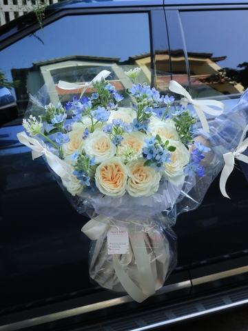 Bó hoa Hồng Butter Cup mix Sao Xanh