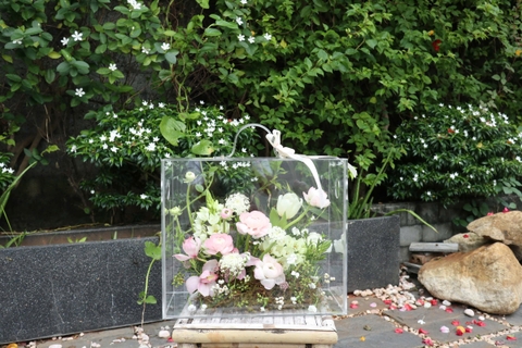 Vali mica size 30×35 mao lương hồng mix tulip trắng