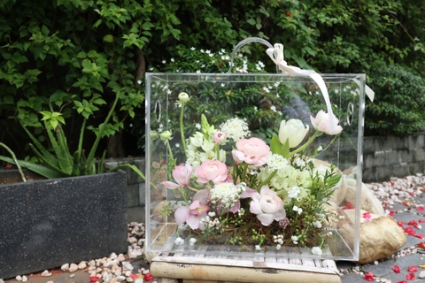 Vali mica size 30×35 mao lương hồng mix tulip trắng