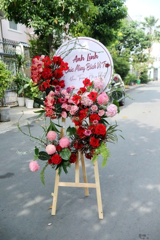 Kệ chúc mừng - mẫu format tròn, tông đỏ hồng