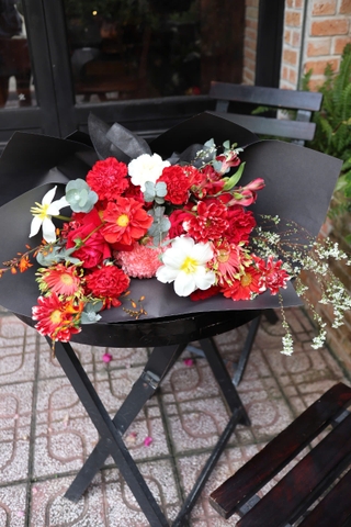 Bó thược dược đỏ mix tulip trắng