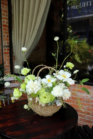 Giỏ hoa garden tone hồng/ xanh lá