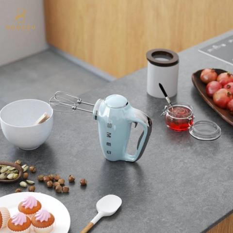 Máy đánh trứng trộn bột cầm tay Smeg HMF01PBEU