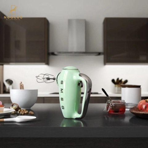 Máy đánh trứng trộn bột cầm tay Smeg HMF01PGEU