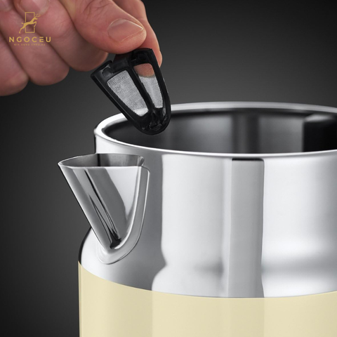Ấm siêu tốc Russell Hobbs Retro 21672-70 2400W 1.7L - Màu Kem