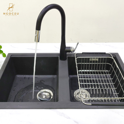 Vòi rửa bát rút dây Curva Black