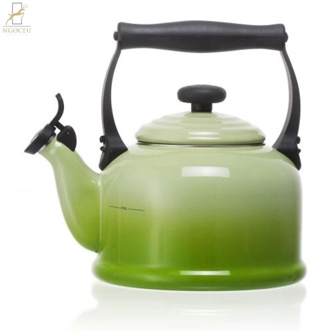 Ấm đun nước cổ điển Le Creuset 1.7L – Màu Xanh Vàng