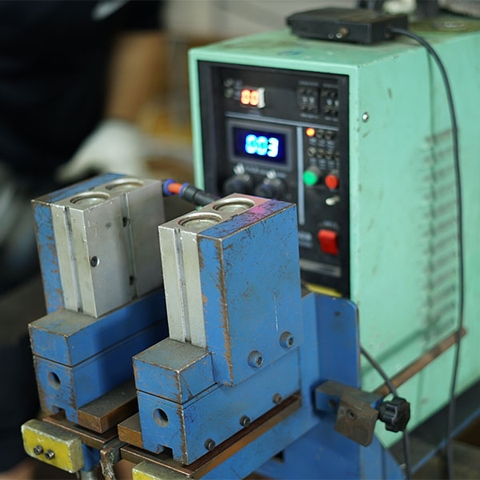 MÁY Ủ LƯỠI CƯA TỰ ĐỘNG