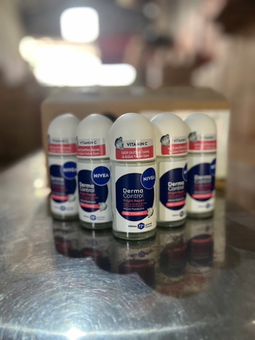 91780 - LĂN NGĂN MÙI NIVEA DƯỠNG SÁNG ĐỀU MÀU 50ml x 24 chai