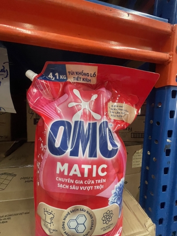 NƯỚC GIẶT OMO MATIC CỬA TRÊN SẠCH SÂU VƯỢT TRỘI 4.1KG x 4 TÚI (ĐỎ)