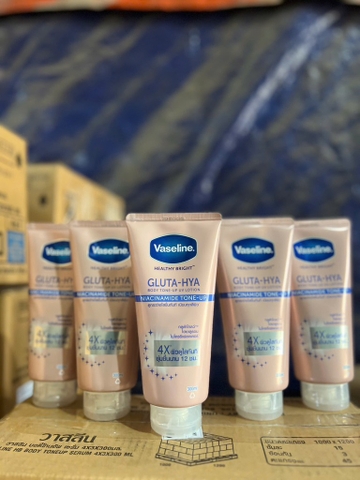 Sữa Dưỡng Thể VASELINE Gluta-Hya Tone Up 4X 300ml x 12tuýp