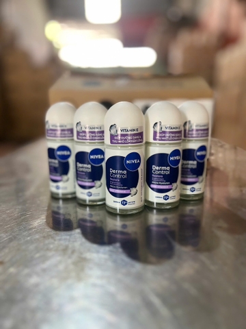 91794 - LĂN NGĂN MÙI NIVEA DƯỠNG SÁNG MỀM MỊN 50ml x 24 chai