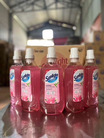 NƯỚC LAU SÀN SUNLIGHT TINH DẦU THẢO MỘC LILY HƯƠNG THẢO RE0121 1KG x 12 chai