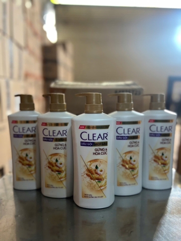 DẦU GỘI CLEAR GỪNG & HOA CÚC 630g x 8 CHAI