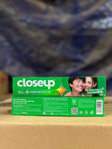 KEM ĐÁNH RĂNG CLOSEUP BAC HA 230G + BAN CHAI) x 24 bộ