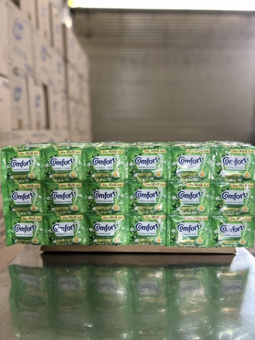 NƯỚC XẢ VẢI COMFORT 1 LẦN XẢ HƯƠNG GIÓ XUÂN 10G X 20ML X 30 DÂY