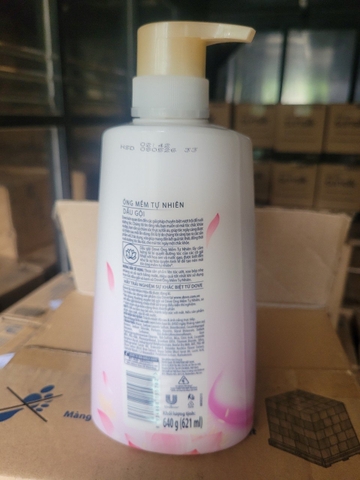 DẦU GỘI DOVE HOA SEN ÓNG MỀM 640G/8CHAI