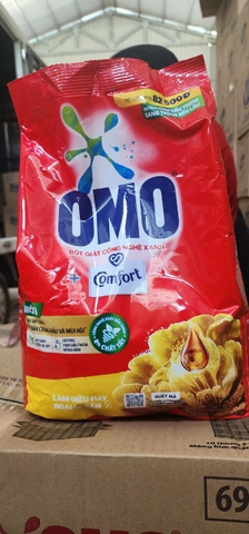 BỘT GIẶT OMO COMFORT TINH DẦU THƠM NỒNG NÀN 3.9KG x 3 Túi