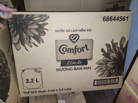NƯỚC XẢ VẢI COMFORT 1 LẦN XẢ HƯƠNG BAN MAI 3.1L x 4 túi