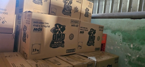 NƯỚC GIẶT OMO MATIC CHUYÊN GIA CỬA TRÊN SẠCH SÂU VƯỢT TRỘI 3.9KG x 4 Túi