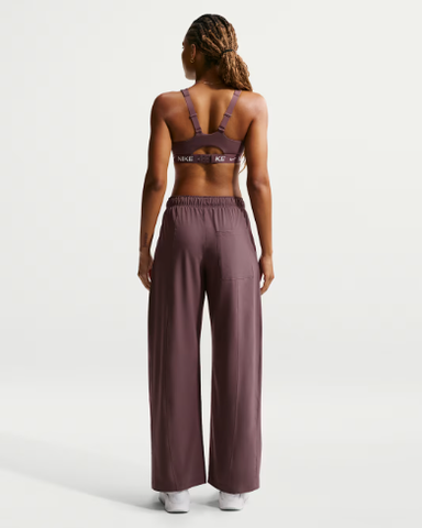 Quần thể thao Nike