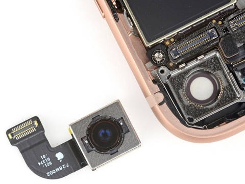 Thay camera sau iPhone 8