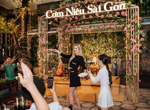 Cơm Niêu Sài Gòn: Nhà hàng yêu thích của khách quốc tế khi đến TP.HCM