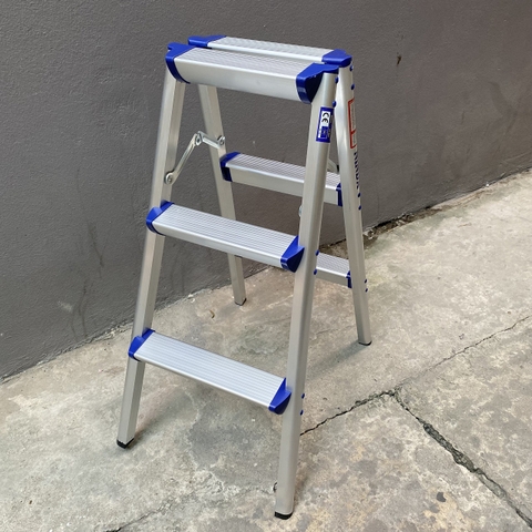 Thang ghế chữ A NiNDA ND-R03 loại 3 bậc, chất liệu nhôm cao cấp
