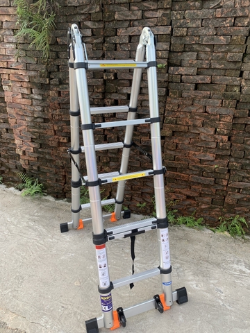 Thang nhôm rút gọn NiNDA ND-38AIS chữ A 1m9, có bánh xe tiện lợi