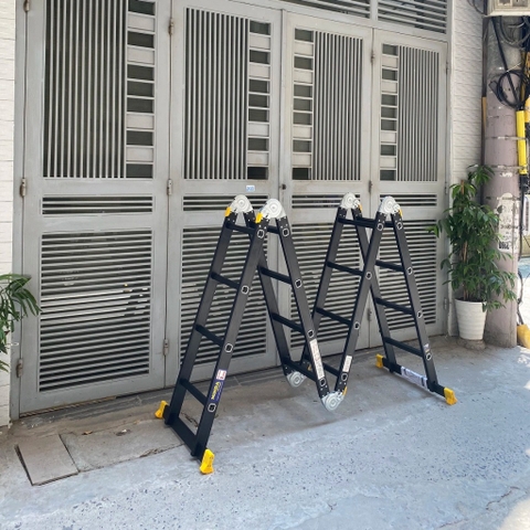 Thang nhôm NiNDA ND-404B gấp chữ M đen, cao 4m7