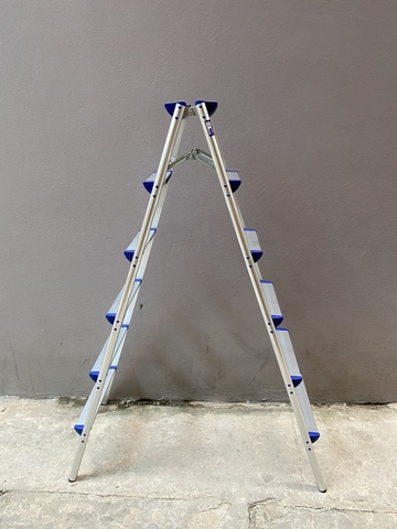 Thang ghế chữ A NiNDA ND-R06 loại 6 bậc, chất liệu nhôm cao cấp