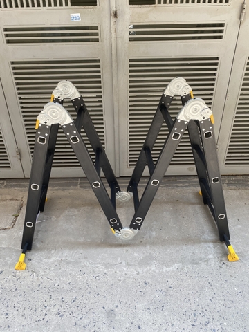 Thang nhôm NiNDA ND-403B gấp chữ M đen, cao 3m7