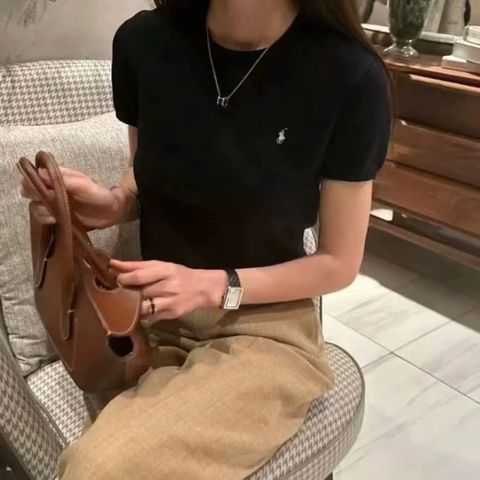 A481- áo len dệt kim cổ tròn 4 màu thêu full tem mác