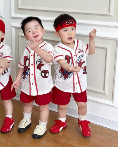 Bt874-Bộ áo thun nhện đỏ trắng có cúc phối quần cộc đỏ cho bé 8-23kg