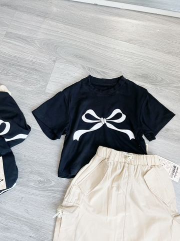 SETKD049-Set áo thun nơ đen phối chân váy túi hộp bé gái