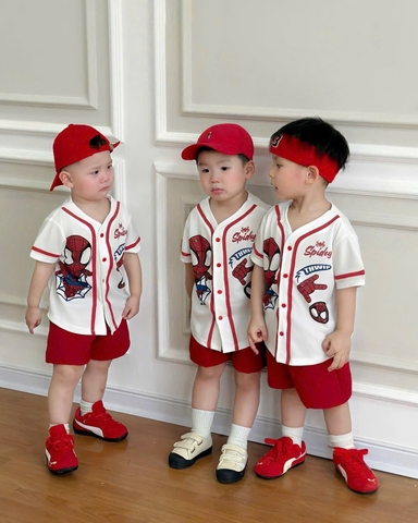 Bt874-Bộ áo thun nhện đỏ trắng có cúc phối quần cộc đỏ cho bé 8-23kg