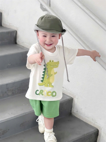 BT322- Bộ Rocco trắng  mix quần cua xanh Lá bé trai