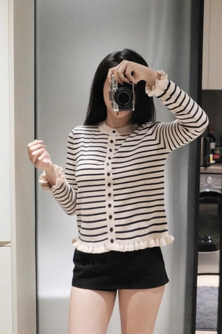 A427- Áo len dệt kim dài tay phối viền 2 màu xanh than và kẻ ngang